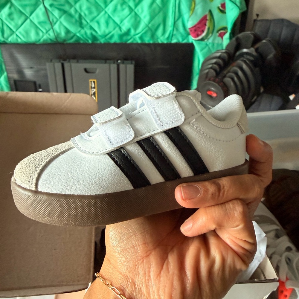 NEW Adidas Toddler 5.5